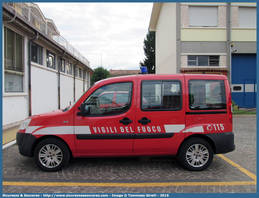 VF 24961
Corpo Nazionale Vigili del Fuoco
Fiat Doblò I serie restyling
Parole chiave: VVF;V.V.F.;Corpo;Nazionale;Vigili;del;Fuoco;Fiat;Doblò;Doblo