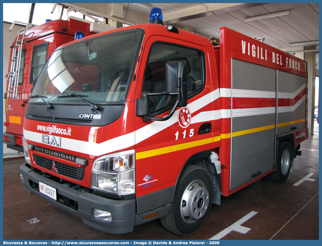 VF 25227
Corpo Nazionale Vigili del Fuoco
Mitsubishi Canter
Allestitore BAI S.r.l.
Parole chiave: VVF;V.V.F.;Corpo;Nazionale;Vigili;del;Fuoco;AutoPompaSerbatoio;APS;A.P.S.;Mitsubishi;Canter;BAI