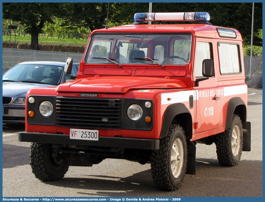 VF 25300
Corpo Nazionale Vigili del Fuoco
Land Rover Defender 90
Parole chiave: VF;VVF;V.F.;V.V.F.;Corpo;Nazionale;Vigili del Fuoco;Vigili;Fuoco;Land Rover;Defender;90;25300