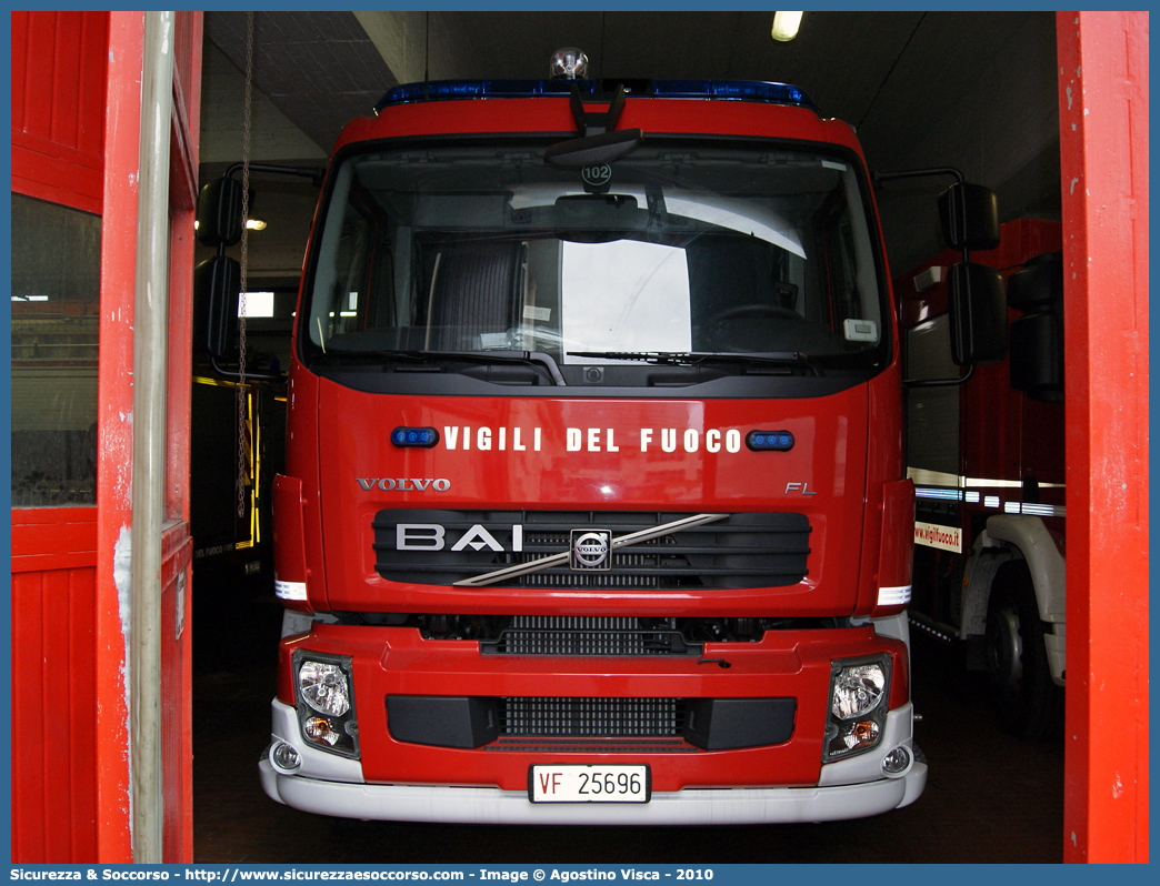 VF 25696
Corpo Nazionale Vigili del Fuoco
Volvo FL280/FL290 III serie
Allestitore BAI S.r.l.
Parole chiave: VVF;V.V.F.;Corpo;Nazionale;Vigili;del;Fuoco;APS;A.P.S.;AutoPompaSerbatoio;AutoPompa;Volvo;FL;280;290;FL280;FL290;BAI