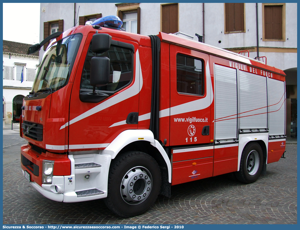 VF 25705
Corpo Nazionale Vigili del Fuoco
Volvo FL280/FL290 III serie
Allestitore BAI S.r.l.
Parole chiave: VVF;V.V.F.;Corpo;Nazionale;Vigili;del;Fuoco;APS;A.P.S.;AutoPompaSerbatoio;AutoPompa;Volvo;FL;280;290;FL280;FL290;BAI