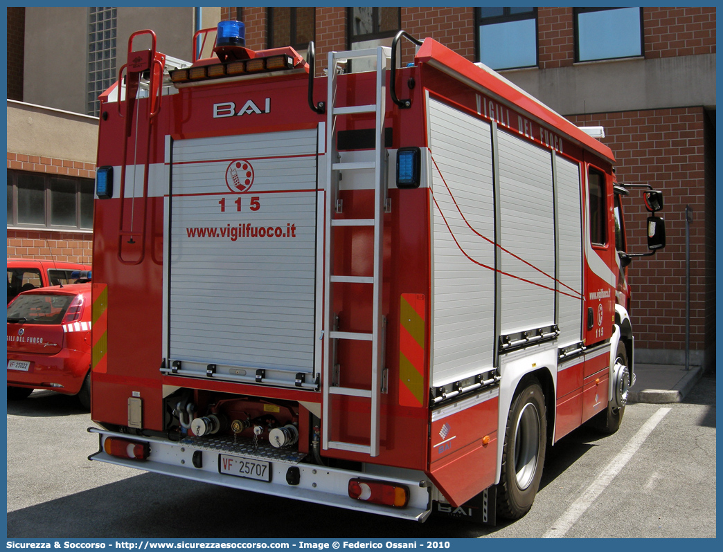 VF 25707
Corpo Nazionale Vigili del Fuoco
Volvo FL280/FL290 III serie
Allestitore BAI S.r.l.
Parole chiave: VVF;V.V.F.;Corpo;Nazionale;Vigili;del;Fuoco;APS;A.P.S.;AutoPompaSerbatoio;AutoPompa;Volvo;FL;280;290;FL280;FL290;BAI