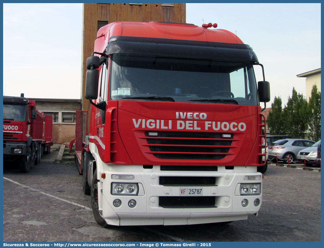 VF 25787
Corpo Nazionale Vigili del Fuoco
Iveco Stralis 400 I serie
(variante)
Parole chiave: VVF;V.V.F.;Corpo;Nazionale;Vigili;del;Fuoco;Iveco;Stralis;440