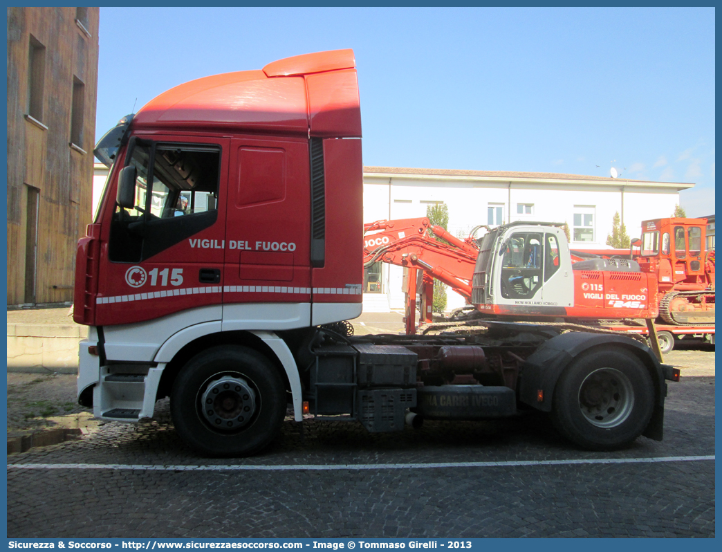 VF 25787
Corpo Nazionale Vigili del Fuoco
Iveco Stralis 400 I serie
(variante)
Parole chiave: VVF;V.V.F.;Corpo;Nazionale;Vigili;del;Fuoco;Iveco;Stralis;440