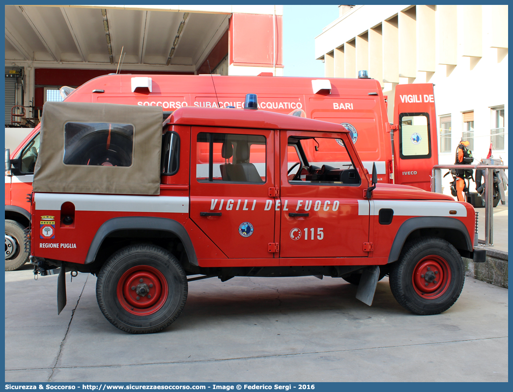 VF 26452
Corpo Nazionale Vigili del Fuoco
Nucleo Soccorso Subacqueo e Acquatico
Land Rover Defender 110 Crew Cab
Parole chiave: VVF;V.V.F.;Corpo;Nazionale;Vigili del Fuoco;Vigili;Fuoco;Land Rover;Defender;110;Crew;Cab;NSSA;N.S.S.A.;Soccorso;Subacqueo;Acquatico;Sommozzatori;Subacquei