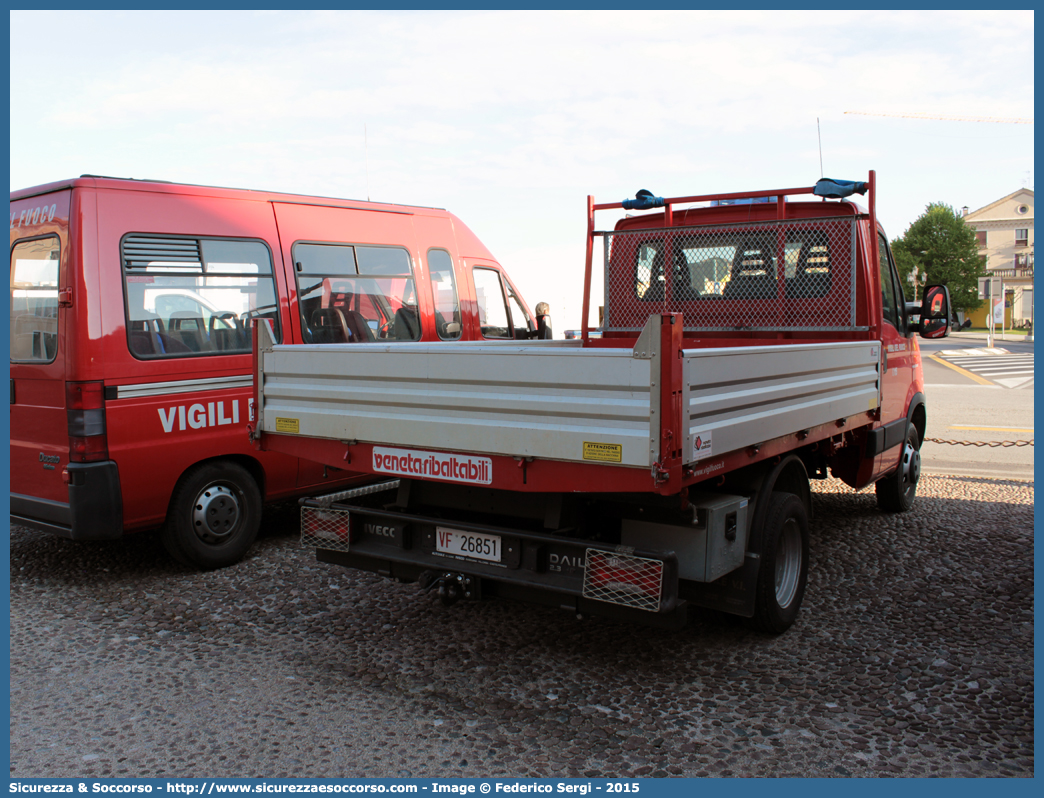 VF 26851
Corpo Nazionale Vigili del Fuoco
Iveco Daily IV serie
Parole chiave: VF;V.F.;VVF;V.V.F.;Corpo;Nazionale;Vigili del Fuoco;Iveco;Daily;26851