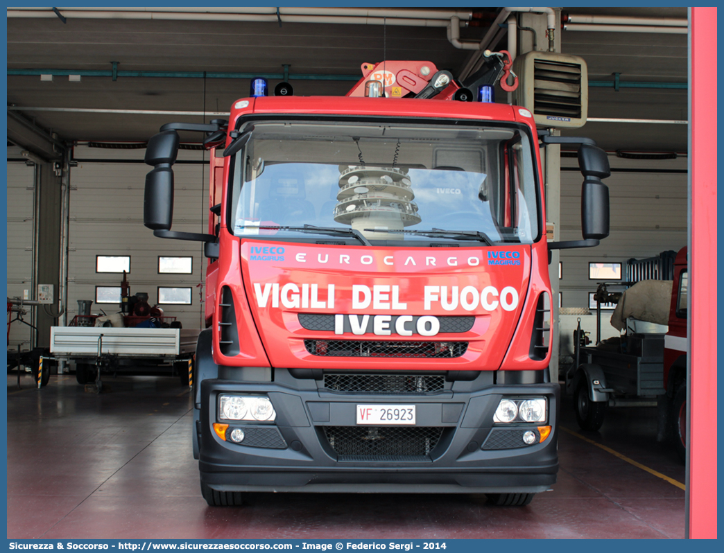 VF 26923
Corpo Nazionale Vigili del Fuoco
Iveco EuroCargo 180E30 III serie
Parole chiave: VVF;V.V.F.;Corpo;Nazionale;Vigili;del;Fuoco;Iveco;EuroCargo;180E30