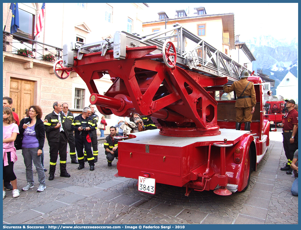 VF 3843
Corpo Nazionale Vigili del Fuoco
Alfa Romeo 500
Allestitore Magirus
Parole chiave: VVF;V.V.F.;Corpo;Nazionale;Vigili;del;Fuoco;AutoScala;AS;Alfa;Romeo;500;Magirus