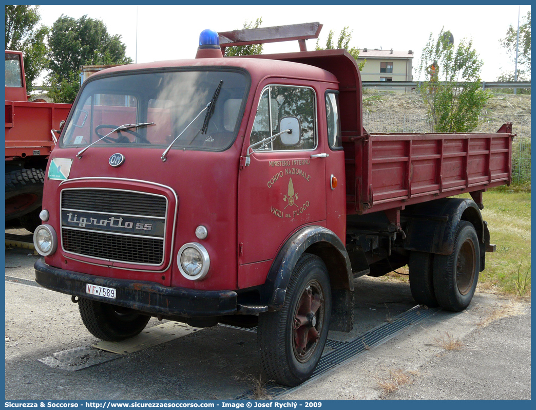 VF 7589
Corpo Nazionale Vigili del Fuoco
OM Tigrotto 55

Parole chiave: VF;V.F.;VVF;V.V.F.;Corpo;Nazionale;Vigili del Fuoco;Vigili;Fuoco;Autocarro;Autofurgone;OM;Tigrotto;55