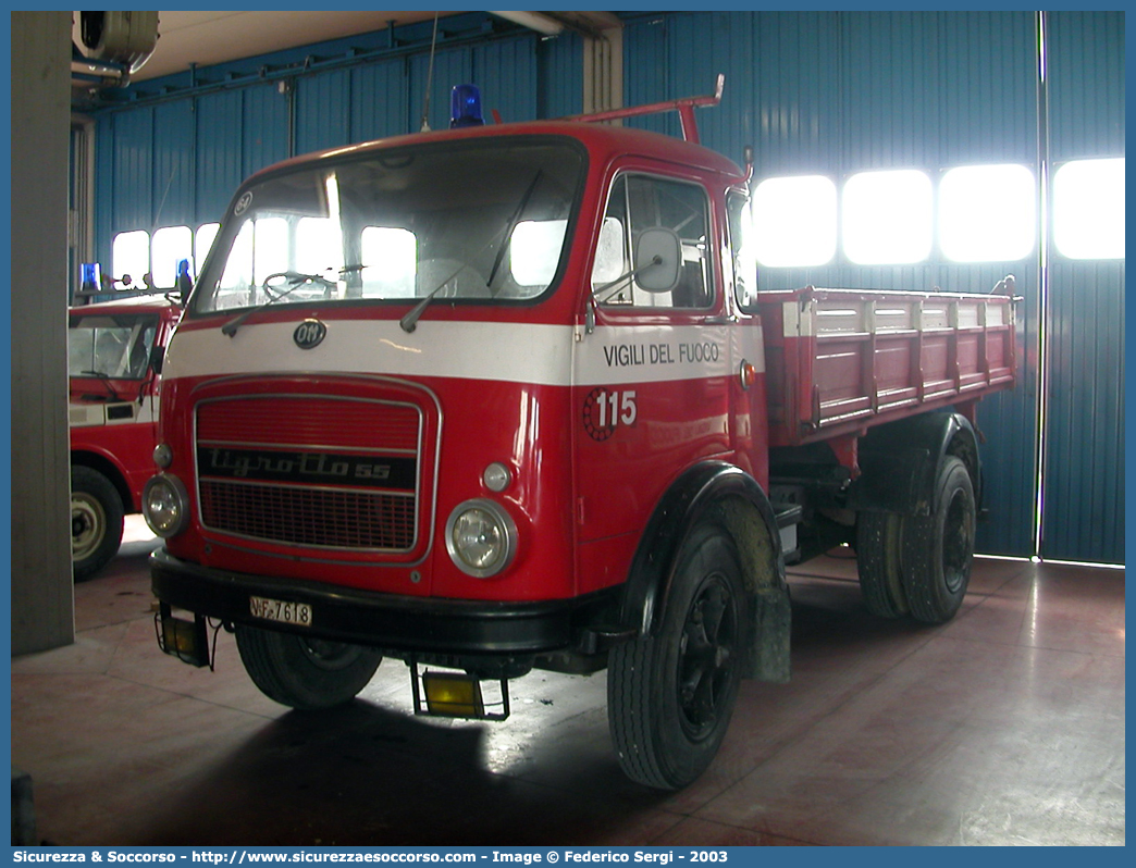 VF 7618
Corpo Nazionale Vigili del Fuoco
OM Tigrotto 55

Parole chiave: VF;V.F.;VVF;V.V.F.;Corpo;Nazionale;Vigili del Fuoco;Vigili;Fuoco;Autocarro;Autofurgone;OM;Tigrotto;55