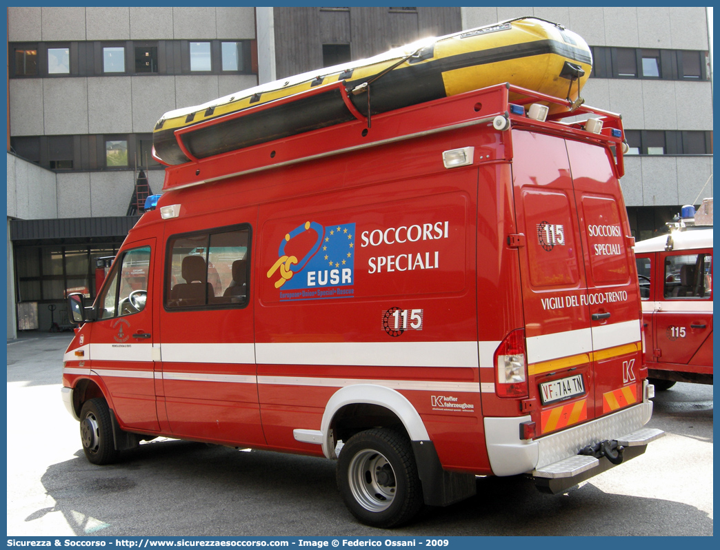 VF 7A4TN
Corpo Permanente dei Vigili del Fuoco Trento
Nucleo Soccorsi Speciali
Mercedes-Benz Sprinter 4x4 416 I serie restyling
Allestitore Kofler Fahrzeugbau S.n.c.
Parole chiave: VF;V.F.;Vigili del Fuoco;Vigili;Fuoco;Corpo;Permanente;Trento;Nucleo;Soccorsi;Speciali;Mercedes;Benz;Sprinter;Kofler;Fahrzeugbau