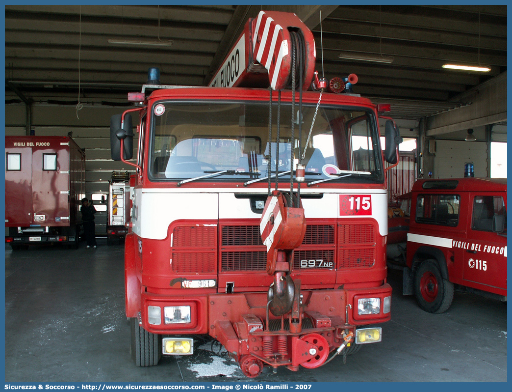 VF 9612
Corpo Nazionale Vigili del Fuoco
Fiat 697NP Cristanini
Parole chiave: VVF;V.V.F.;Corpo;Nazionale;Vigili;del;Fuoco;Fiat;697NP;697 NP;697;NP;Cristanini