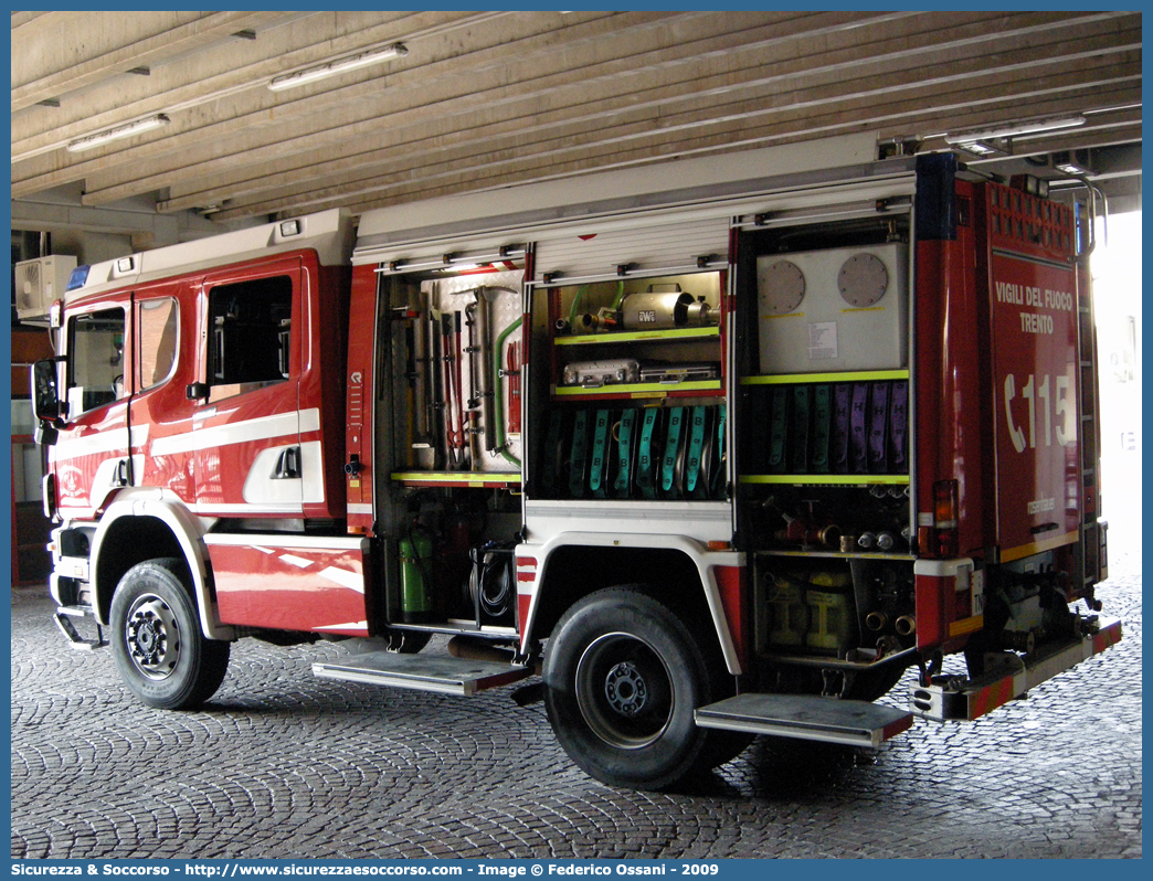 VF 9D3TN
Corpo Permanente dei Vigili del Fuoco Trento
Scania 124c 420
Allestitore Rosenbauer International AG.
Parole chiave: VF;V.F.;Vigili del Fuoco;Vigili;Fuoco;Corpo;Permanente;Trento;Scania;124c;420;rosenbauer