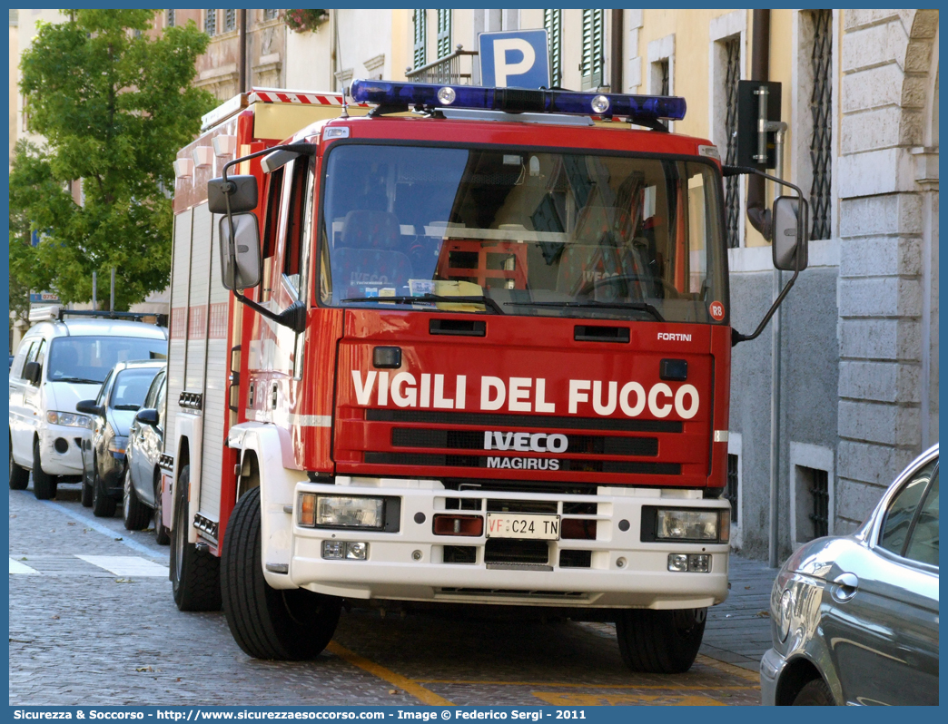 VF C24TN
Vigili del Fuoco Rovereto
Iveco Magirus EuroCargo 130E23 I serie
Ricondizionato Fortini Antincendi S.r.l.
Parole chiave: VF;V.F.;Vigili del Fuoco;Vigili;Fuoco;Rovereto;Iveco;Magirus;EuroCargo;130E23;Fortini