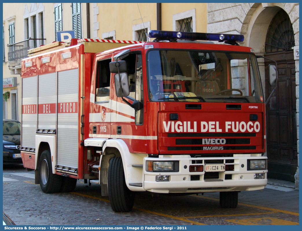 VF C24TN
Vigili del Fuoco Rovereto
Iveco Magirus EuroCargo 130E23 I serie
Ricondizionato Fortini Antincendi S.r.l.
Parole chiave: VF;V.F.;Vigili del Fuoco;Vigili;Fuoco;Rovereto;Iveco;Magirus;EuroCargo;130E23;Fortini