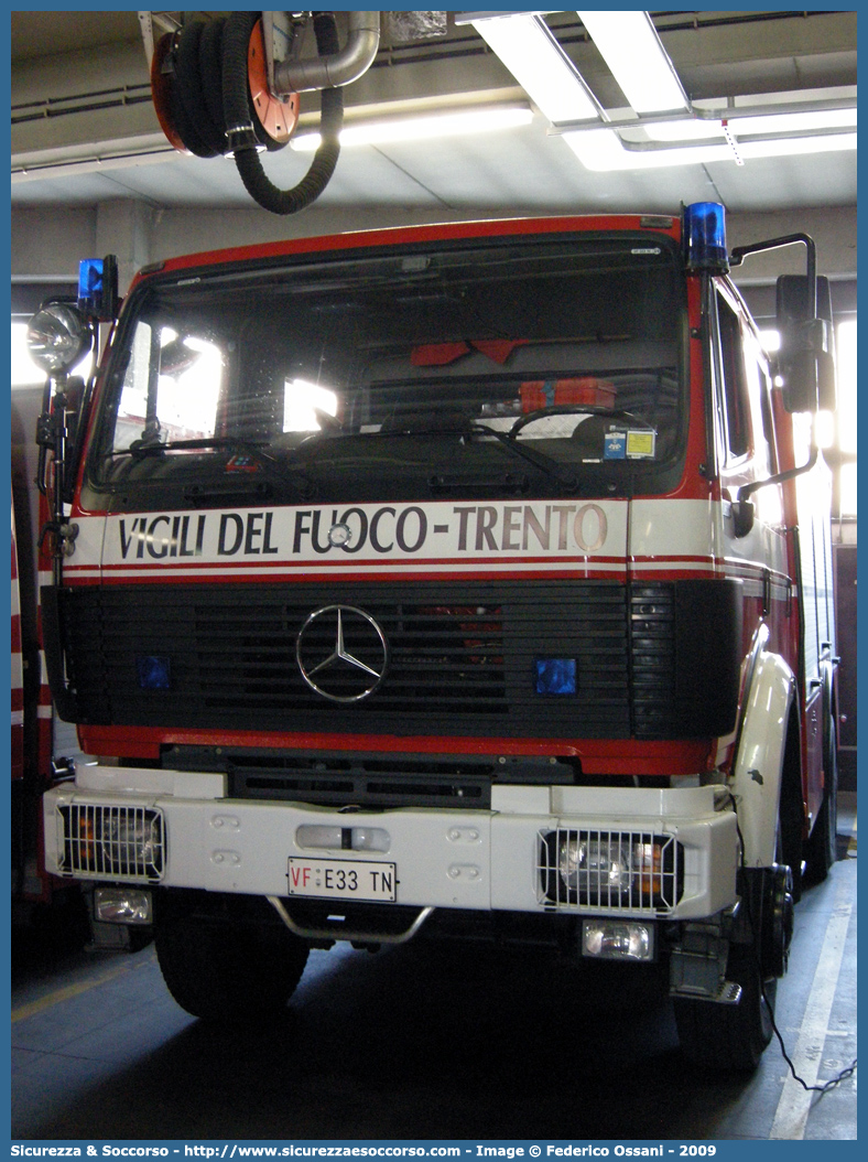 VF E33TN
Corpo Permanente dei Vigili del Fuoco Trento
Mercedes-Benz 1735
Parole chiave: VF;V.F.;Vigili del Fuoco;Vigili;Fuoco;Corpo;Permanente;Trento;Mercedes;Benz;1735