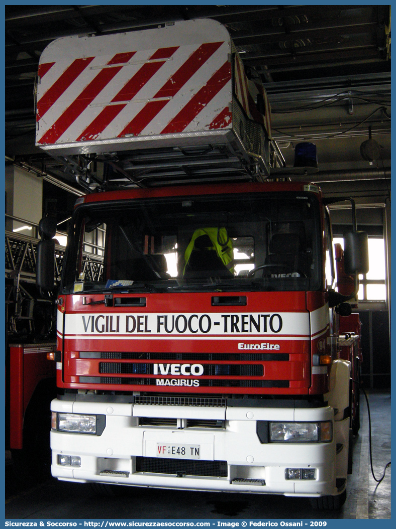 VF  E48TN
Corpo Permanente dei Vigili del Fuoco Trento
Iveco Magirus EuroFire 180E34 I serie
Parole chiave: VF;V.F.;Vigili del Fuoco;Vigili;Fuoco;Corpo;Permanente;Trento;Iveco;Magirus;EuroFire;180E34