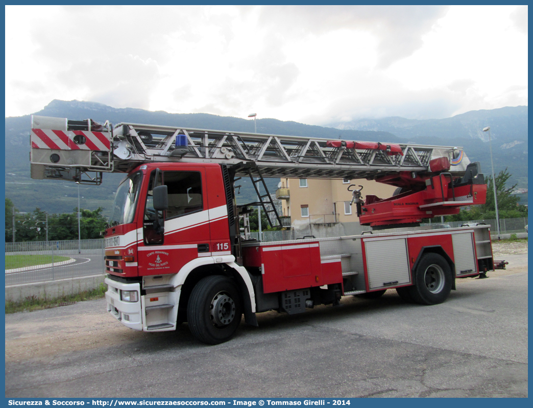 VF  E48TN
Corpo Permanente dei Vigili del Fuoco Trento
Iveco Magirus EuroFire 180E34 I serie
(variante)
Parole chiave: VF;V.F.;Vigili del Fuoco;Vigili;Fuoco;Corpo;Permanente;Trento;Iveco;Magirus;EuroFire;180E34