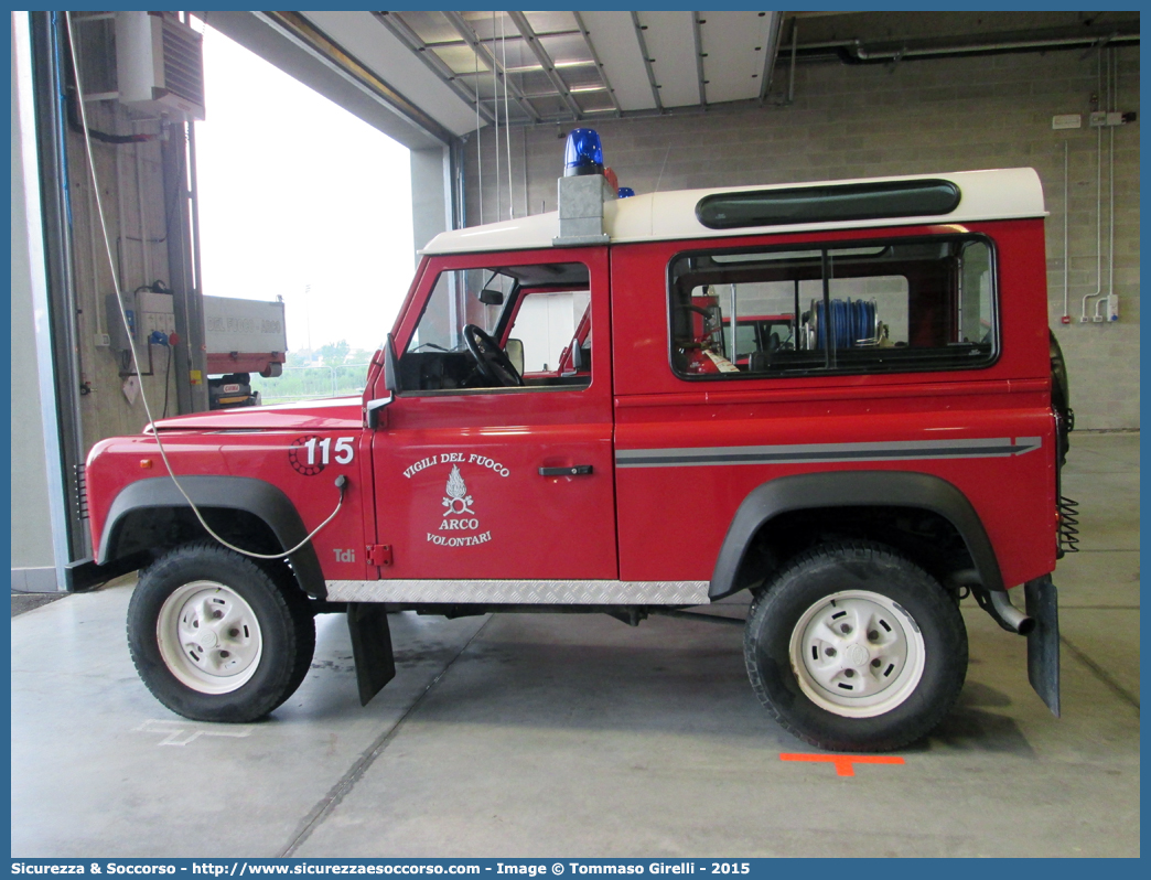 VF K11TN
Corpo Vigili del Fuoco Volontari Arco
Land Rover Defender 90 
Parole chiave: VF;V.F.;Vigili;del;Fuoco;Volontari;Arco;Land;Rover;Defender;90