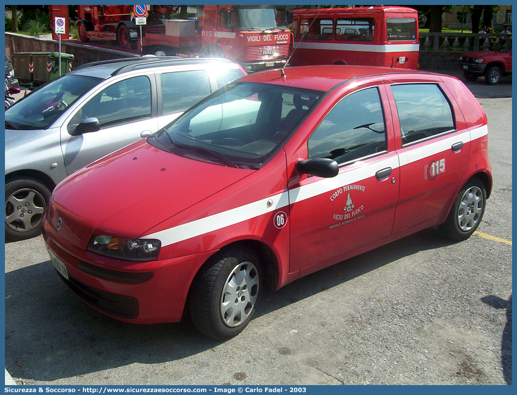 VF Y90TN
Corpo Permanente dei Vigili del Fuoco Trento
Fiat Punto II serie
Parole chiave: VF;V.F.;Vigili del Fuoco;Vigili;Fuoco;Corpo;Permanente;Trento;Fiat;Punto