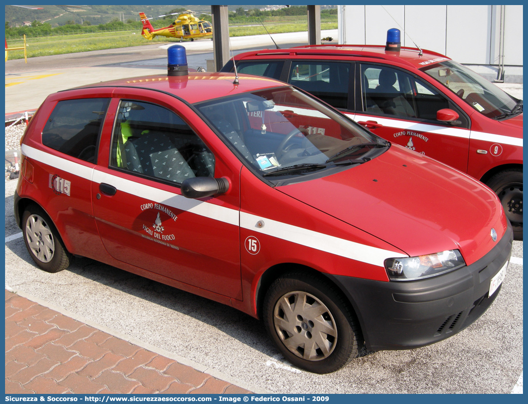 VF Y98TN
Corpo Permanente dei Vigili del Fuoco Trento
Fiat Punto II serie
Parole chiave: VF;V.F.;Vigili del Fuoco;Vigili;Fuoco;Corpo;Permanente;Trento;Fiat;Punto