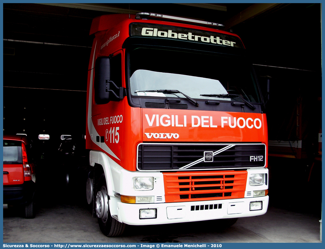 VF 25677
Corpo Nazionale Vigili del Fuoco
Volvo FH12
Parole chiave: VVF;V.V.F.;Corpo;Nazionale;Vigili;del;Fuoco;Autocarro;Autofurgone;Volvo;FH12;420