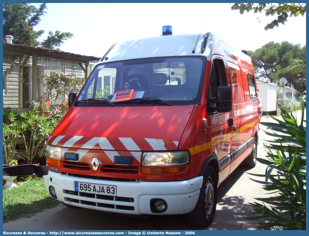 VSAV -
République Française
Cogolin
Véhicule de Secours et d'Assistance aux Victimes
Renault Master II generation
Conversion by Sanicar Ambulances S.a.
Parole chiave: République;Française;SDIS;S.D.I.S.;Service;Départemental;Incendie;Secours;83;Cogolin;VSAV;Véhicule;Secours;Assistance;Victimes;Renault;Master;Sanicar