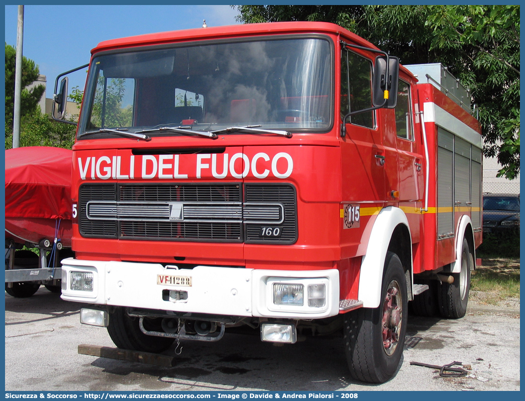 VF 11288
Corpo Nazionale Vigili del Fuoco
Iveco/OM 160
Allestitore Baribbi S.p.A.
Parole chiave: VVF;V.V.F.;Corpo;Nazionale;Vigili;del;Fuoco;AutoPompaSerbatoio;APS;A.P.S.;Iveco;OM;160;Baribbi