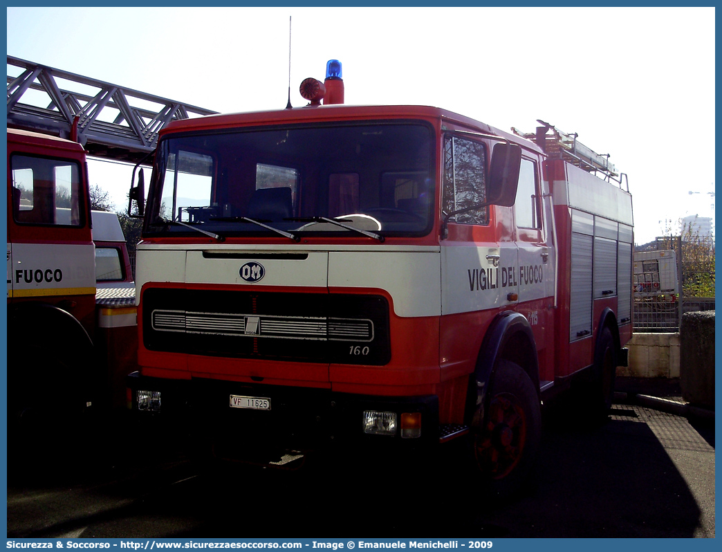 VF 11625
Corpo Nazionale Vigili del Fuoco
Iveco/OM 160
Allestitore Baribbi S.p.A.
Parole chiave: VVF;V.V.F.;Corpo;Nazionale;Vigili;del;Fuoco;AutoPompaSerbatoio;APS;A.P.S.;Iveco;OM;160;Baribbi