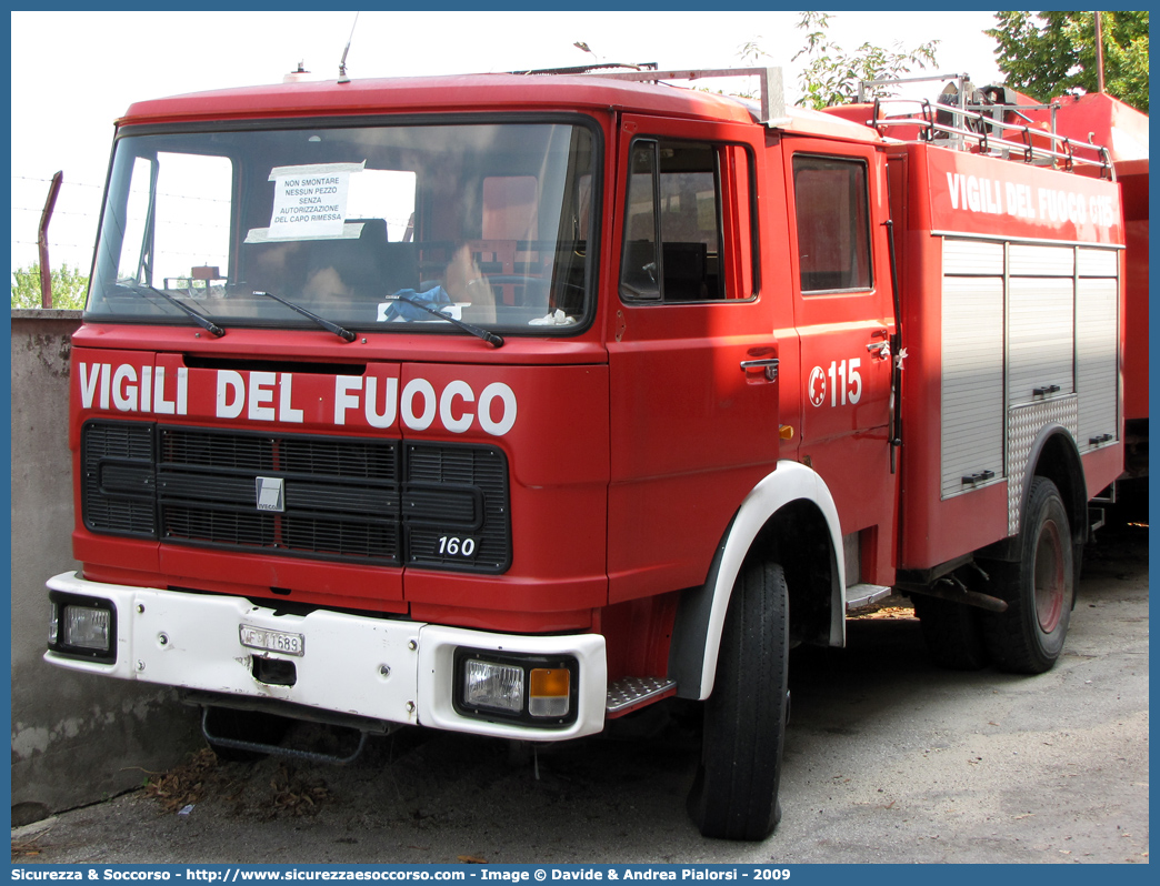 VF 11689
Corpo Nazionale Vigili del Fuoco
Iveco/OM 160
Allestitore Baribbi S.p.A.
Parole chiave: VVF;V.V.F.;Corpo;Nazionale;Vigili;del;Fuoco;AutoPompaSerbatoio;APS;A.P.S.;Iveco;OM;160;Baribbi