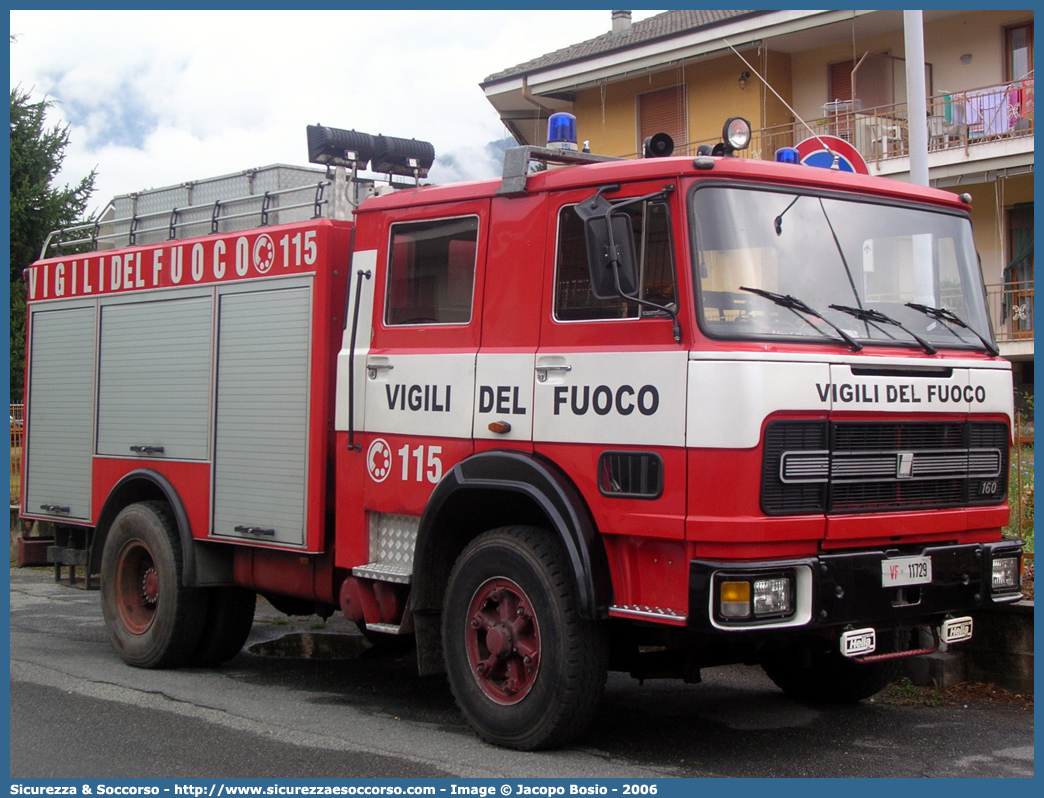 VF 11729
Corpo Nazionale Vigili del Fuoco
Iveco/OM 160
Allestitore Baribbi S.p.A.
Parole chiave: VVF;V.V.F.;Corpo;Nazionale;Vigili;del;Fuoco;AutoPompaSerbatoio;APS;A.P.S.;Iveco;OM;160;Baribbi