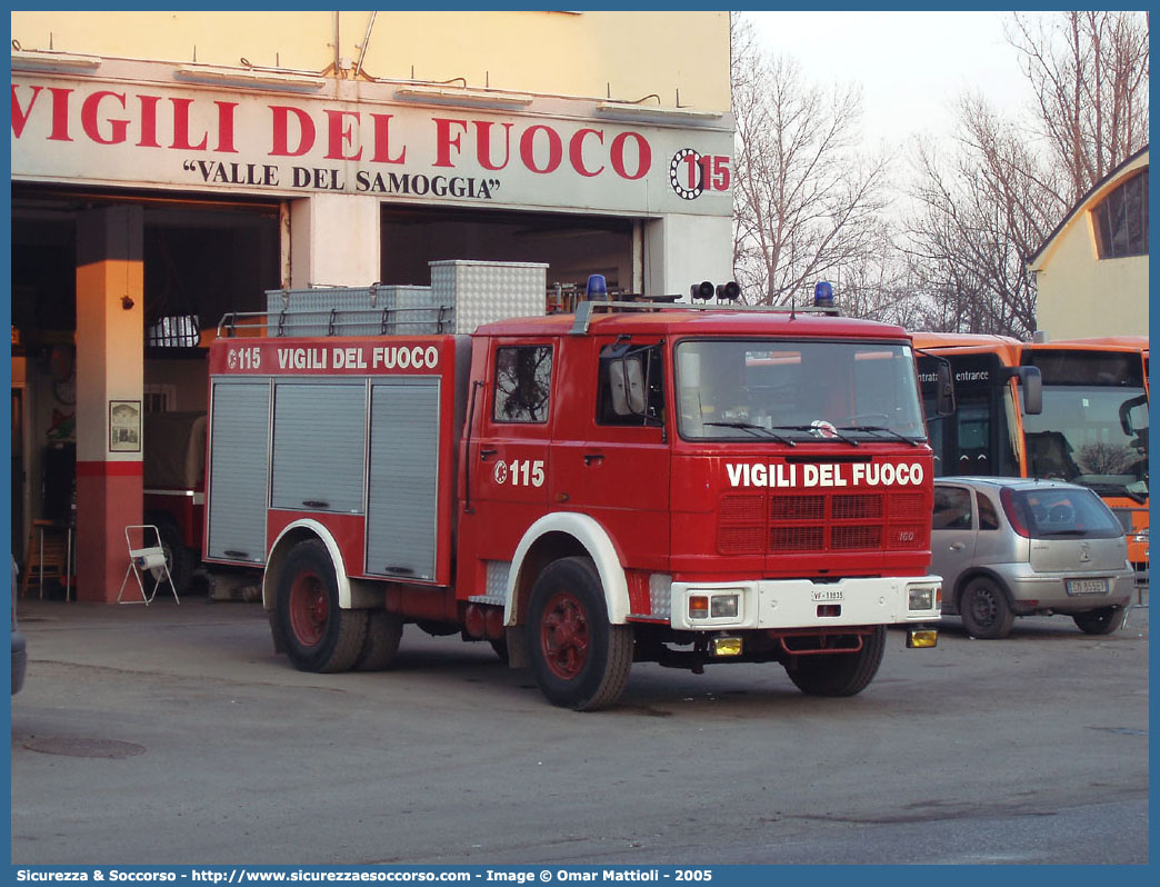 VF 11935
Corpo Nazionale Vigili del Fuoco
Iveco/OM 160
Allestitore Baribbi S.p.A.
Parole chiave: VVF;V.V.F.;Corpo;Nazionale;Vigili;del;Fuoco;AutoPompaSerbatoio;APS;A.P.S.;Iveco;OM;160;Baribbi