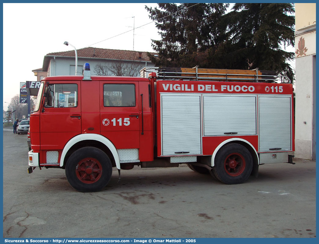 VF 11935
Corpo Nazionale Vigili del Fuoco
Iveco/OM 160
Allestitore Baribbi S.p.A.
Parole chiave: VVF;V.V.F.;Corpo;Nazionale;Vigili;del;Fuoco;AutoPompaSerbatoio;APS;A.P.S.;Iveco;OM;160;Baribbi