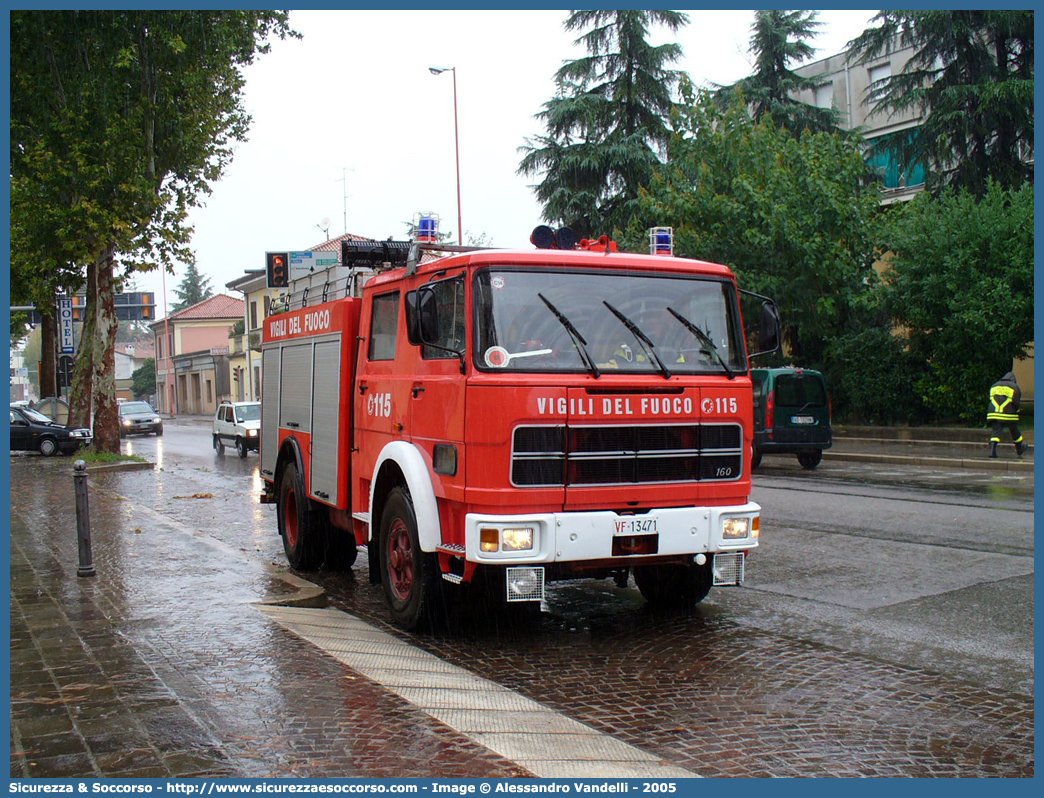 VF 13471
Corpo Nazionale Vigili del Fuoco
Iveco/OM 160
Allestitore Baribbi S.p.A.
Ricondizionato BAI S.r.l.
Parole chiave: VVF;V.V.F.;Corpo;Nazionale;Vigili;del;Fuoco;AutoPompaSerbatoio;APS;A.P.S.;Iveco;OM;160;Baribbi