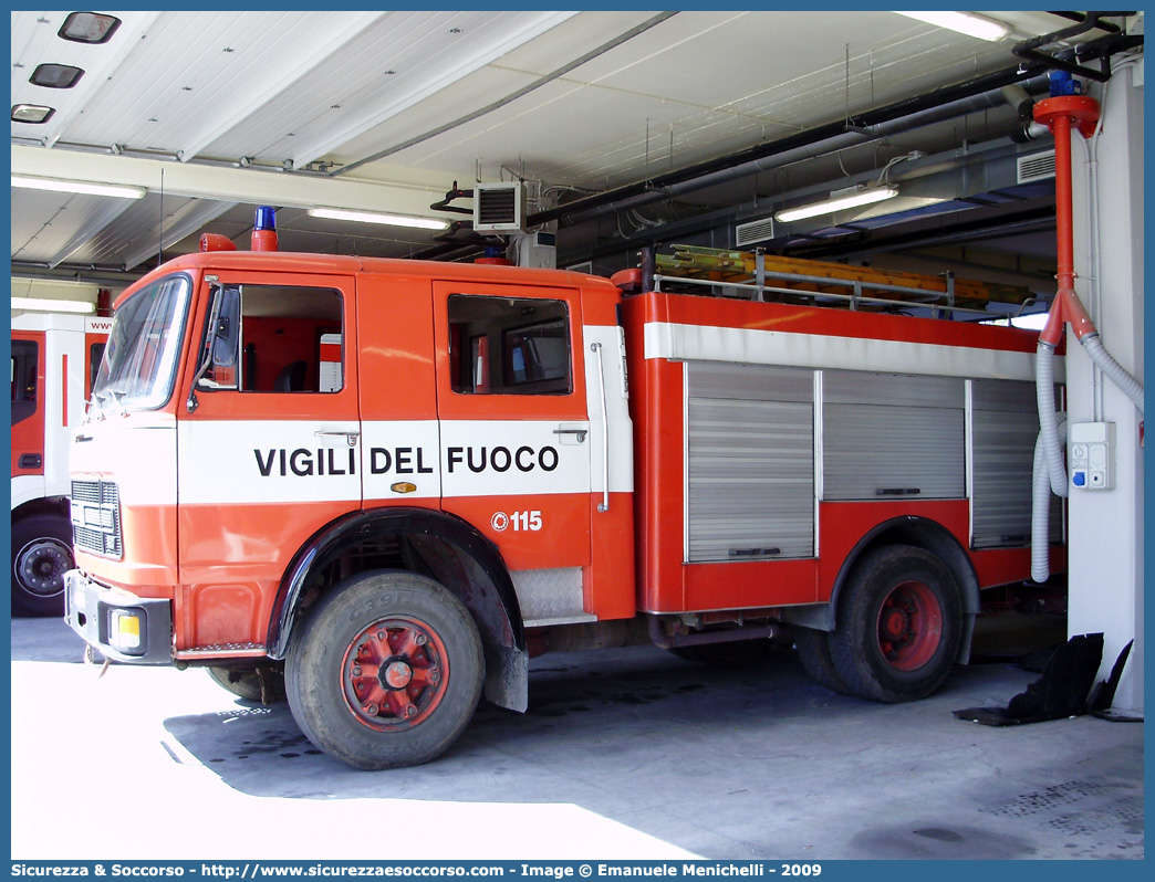 VF 15625
Corpo Nazionale Vigili del Fuoco
Iveco/OM 160
Allestitore Baribbi S.p.A.
Parole chiave: VVF;V.V.F.;Corpo;Nazionale;Vigili;del;Fuoco;AutoPompaSerbatoio;APS;A.P.S.;Iveco;OM;160;Baribbi