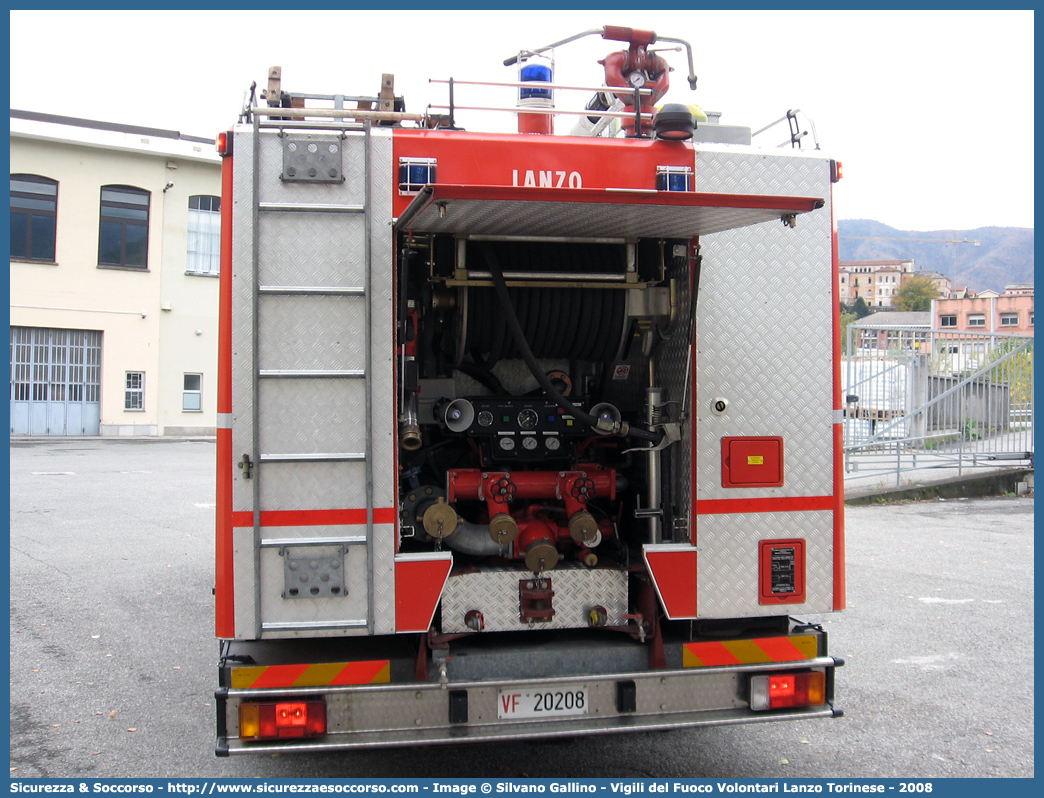 VF 20208
Corpo Nazionale Vigili del Fuoco
Iveco 190-26
Allestitore BAI S.r.l.
Parole chiave: VVF;V.V.F.;Corpo;Nazionale;Vigili;del;Fuoco;AutoPompaSerbatoio;APS;A.P.S.;Iveco;190;26;190-26;BAI