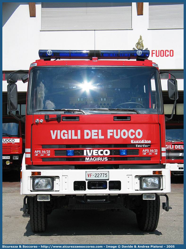 VF 22775
Corpo Nazionale Vigili del Fuoco
Iveco Magirus EuroFire
140E28 4x4 I serie
Parole chiave: VVF;V.V.F.;Corpo;Nazionale;Vigili;del;Fuoco;AutoPompaSerbatoio;APS;A.P.S.;Iveco;Magirus;EuroFire;140E28;4x4