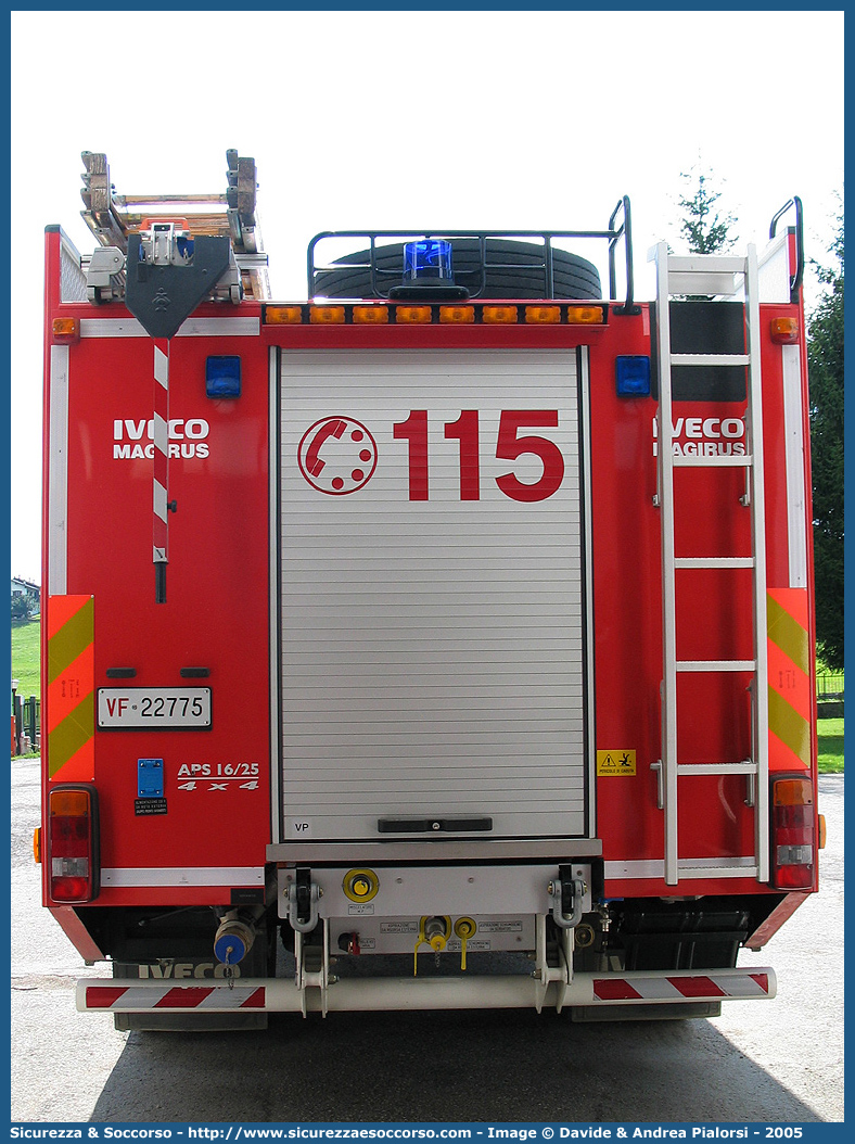 VF 22775
Corpo Nazionale Vigili del Fuoco
Iveco Magirus EuroFire
140E28 4x4 I serie
Parole chiave: VVF;V.V.F.;Corpo;Nazionale;Vigili;del;Fuoco;AutoPompaSerbatoio;APS;A.P.S.;Iveco;Magirus;EuroFire;140E28;4x4