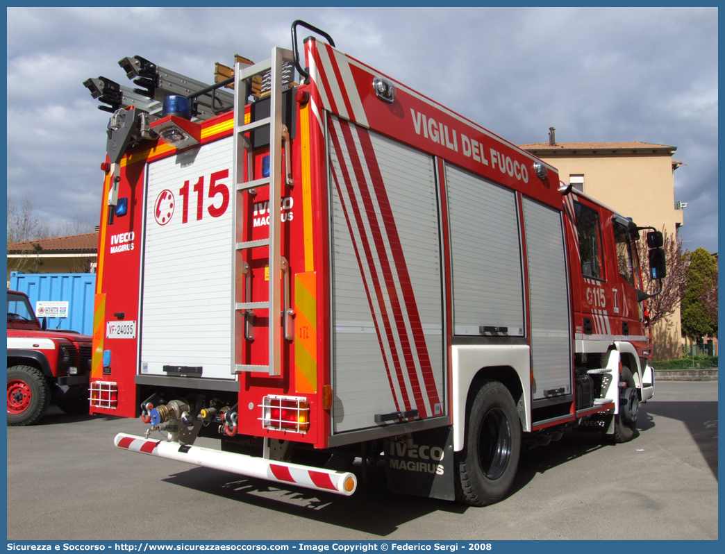 VF 24035
Corpo Nazionale Vigili del Fuoco
Iveco Magirus EuroFire
100E21 II serie
Parole chiave: VVF;V.V.F.;Corpo;Nazionale;Vigili;del;Fuoco;AutoPompaSerbatoio;APS;AutoPompa;Iveco;Magirus;EuroFire;100E21