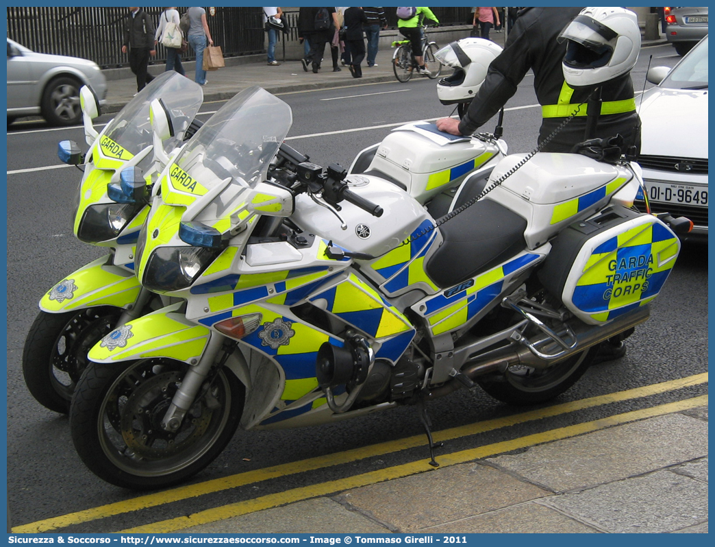 -
Republic of Ireland
Poblacht na Héireann
Garda Síochána na Héireann Cór Tráchta
Traffic Corps
Yamaha FJR
Parole chiave: Republic;of;Ireland;Poblacht;na;Héireann;Garda;Síochána;na;Héireann;Cór;Tráchta;Traffic;Corps;Yamaha;FJR