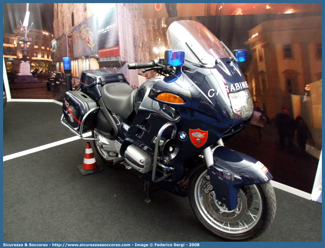 CC A4141
Arma dei Carabinieri
Bmw R850 RT
Parole chiave: CC;C.C.;Arma;dei;Carabinieri;Nucleo;Operativo;Radiomobile;Bmw;R850RT;R 850 RT;R;RT;850