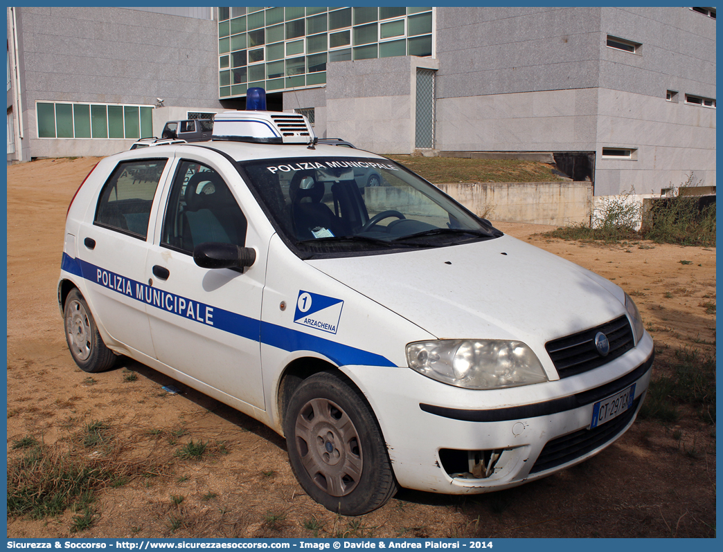 -
Polizia Municipale
Comune di Arzachena
Fiat Punto III serie
Parole chiave: PL;P.L.;PM;P.M.;Polizia;Locale;Municipale;Arzachena;Fiat;Punto