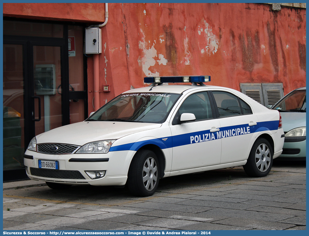 -
Polizia Municipale
Comune di La Maddalena
Ford Mondeo II serie restyling
Parole chiave: PL;P.L.;PM;P.M.;Polizia;Locale;Municipale;La;Maddalena;Ford;Mondeo