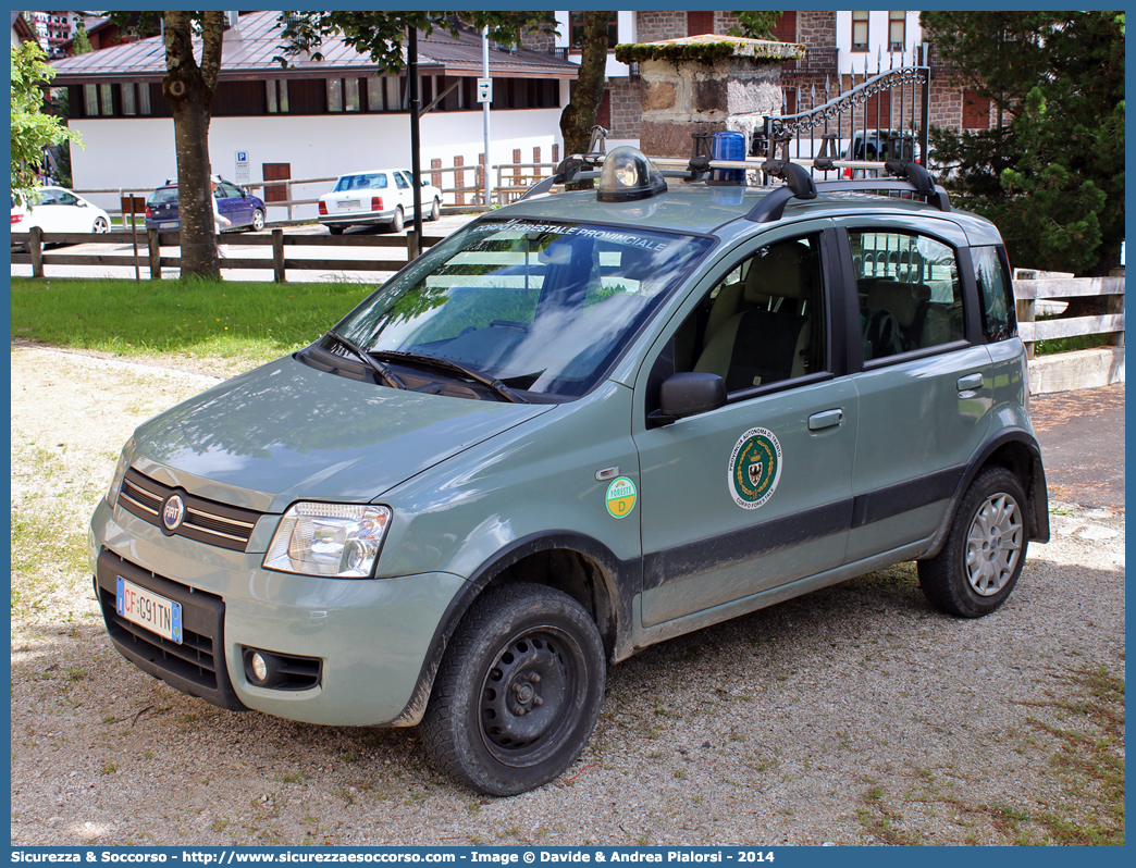 CF G91TN
Corpo Forestale
Provincia Autonoma di Trento
Fiat Nuova Panda 4x4 I serie restyling
Parole chiave: CF;C.F.;TN;Corpo;Forestale;TrentoFiat;Nuova Panda;4x4