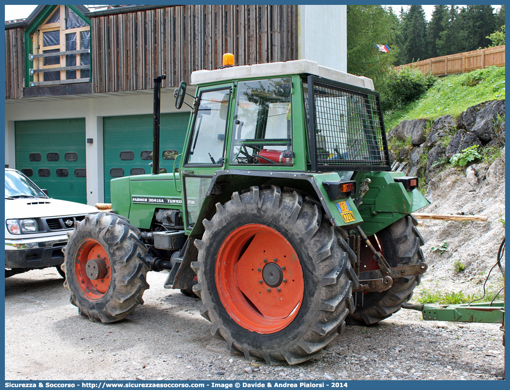 CF H72TN
Corpo Forestale
Provincia Autonoma di Trento
Fendt Farmer 304 LSA Turbomatik
Parole chiave: Corpo;Forestale;Trento;CF;C.F.;TN;T.N.;Fendt;Farmer;304;LSA;Turbomatik