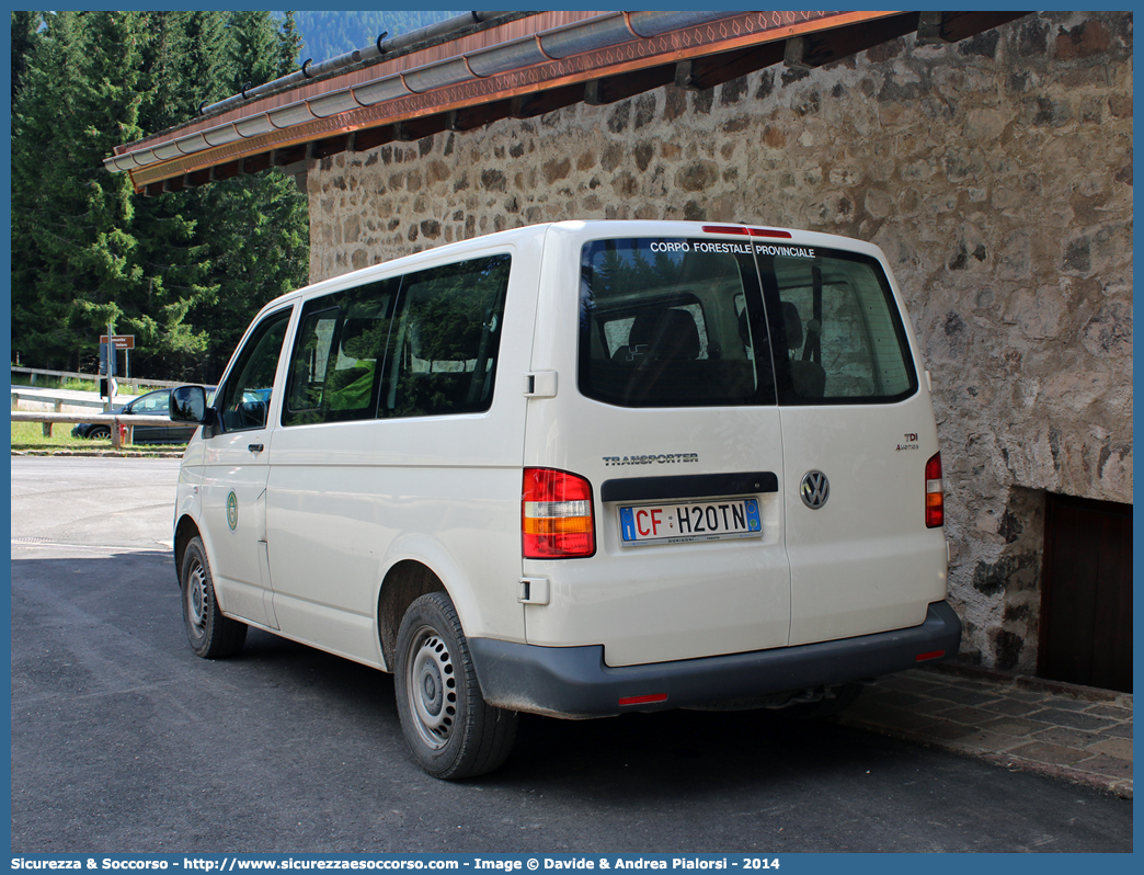 CF H20TN
Corpo Forestale
Provincia Autonoma di Trento
Volkswagen Transporter T5
Parole chiave: Corpo;Forestale;Trento;CF;C.F.;TN;T.N.;Volkswagen;Transporter;T5