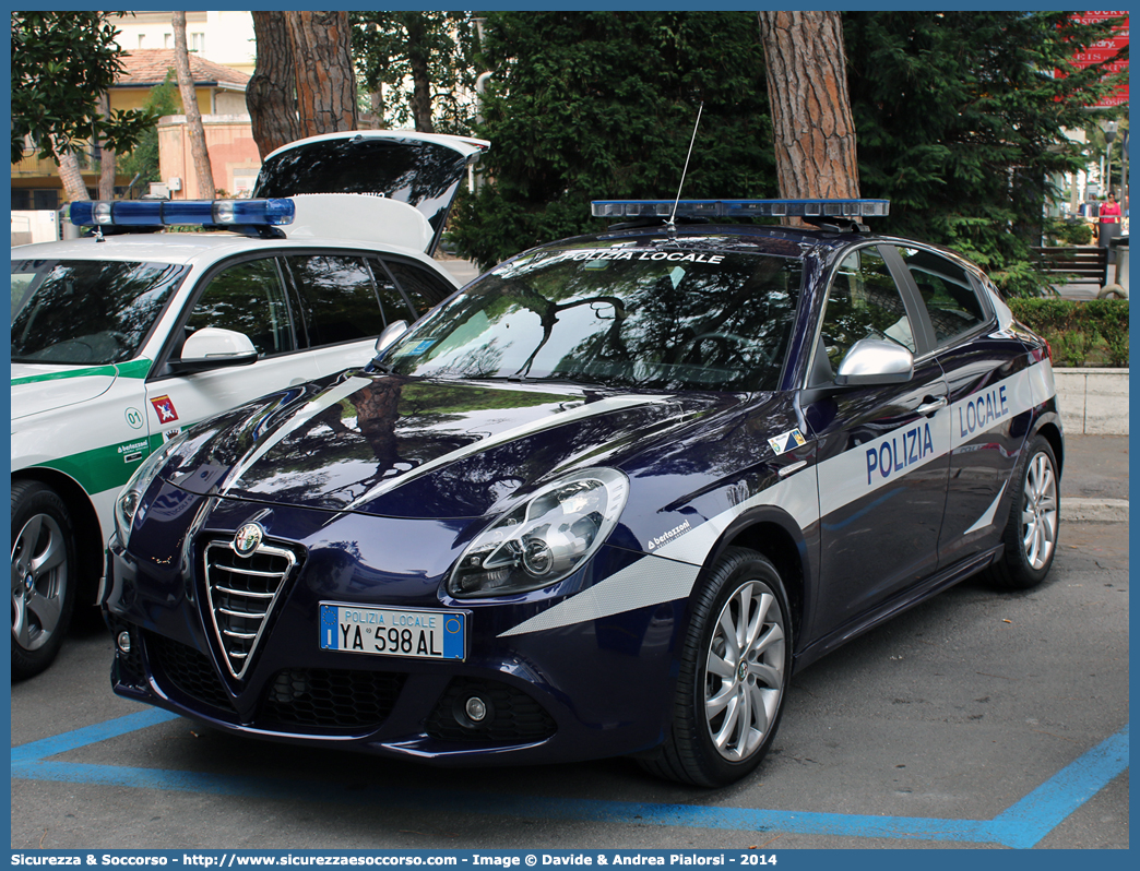 Polizia Locale YA598AL
Polizia Locale
Comune di Belluno
Alfa Romeo Nuova Giulietta
I serie
Allestitore Bertazzoni S.r.l.
Parole chiave: PL;P.L.;PM;P.M.;Polizia;Locale;Municipale;Belluno;Alfa Romeo;Nuova Giulietta;Bertazzoni;YA598AL;YA 598 AL