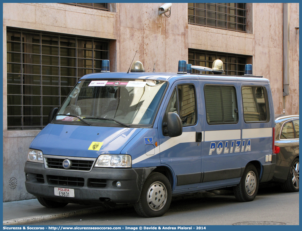 Polizia E9831
Polizia di Stato
Polizia Stradale
Fiat Ducato II serie restyling
Parole chiave: Polizia;Stato;Polizia di Stato;Stradale;Fiat;Ducato;E9831