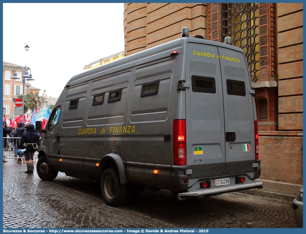 GdiF 542BA
Guardia di Finanza
Iveco Daily 65C15 III serie Blindato
A.T.P.I.
Allestitore Repetti S.r.l.
Parole chiave: GdiF;G.D.F.;GDF;Guardia;di;Finanza;Iveco;Daily;65C15;Blindato;Repetti;A.T.P.I.;ATPI;Anti;Terrorismo;Pronto;Impiego