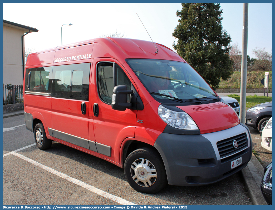 VF 25806
Corpo Nazionale Vigili del Fuoco
Nucleo Portuale
Fiat Ducato III serie
Parole chiave: Corpo;Nazionale;Vigili del Fuoco;Vigili;Fuoco;Fiat;Ducato;X250;x 250;Portuale;Navale;Nautica;Nautico;Nautici;Porti